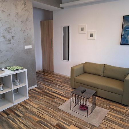 Apartments And Rooms Lorena 236 روفينج المظهر الخارجي الصورة