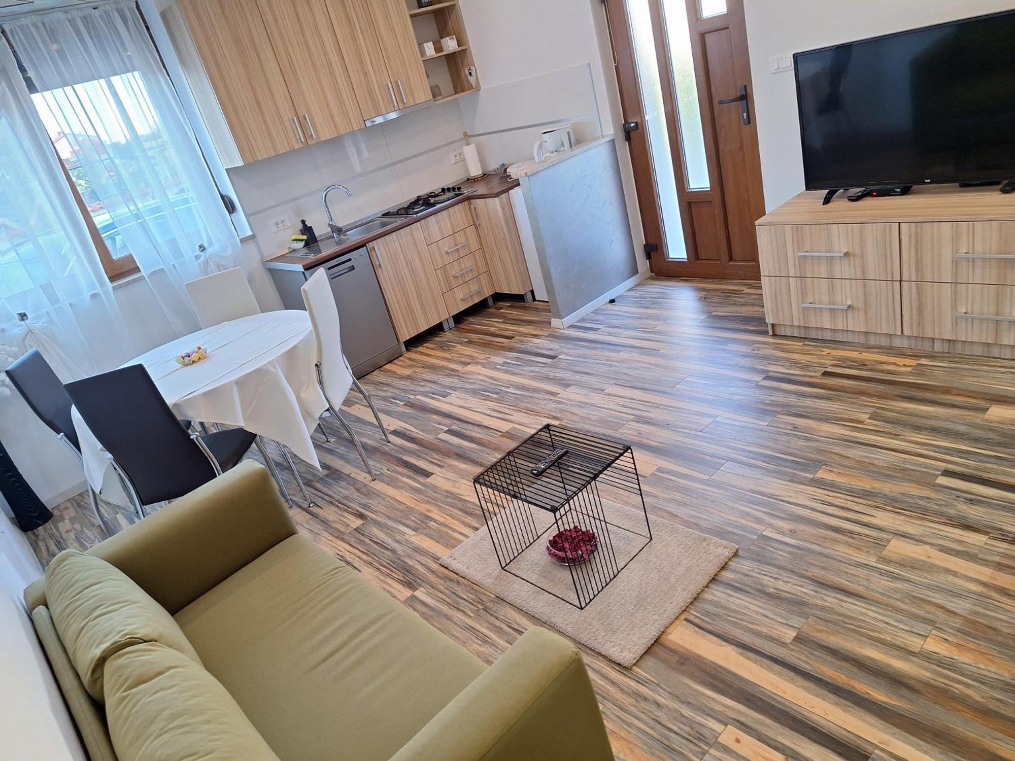 Apartments And Rooms Lorena 236 روفينج المظهر الخارجي الصورة
